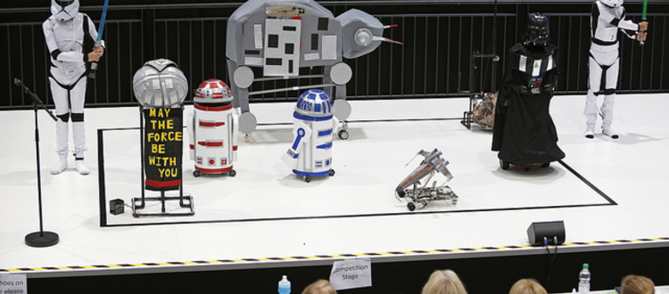 Una rappresentazione teatrale di Star Wars per la categoria OnStage. In scena, attori robotici e attori in carne e ossa. I ragazzi dell’IIS Olivetti allestiranno Lo schiaccianoci di Čajkovskij.